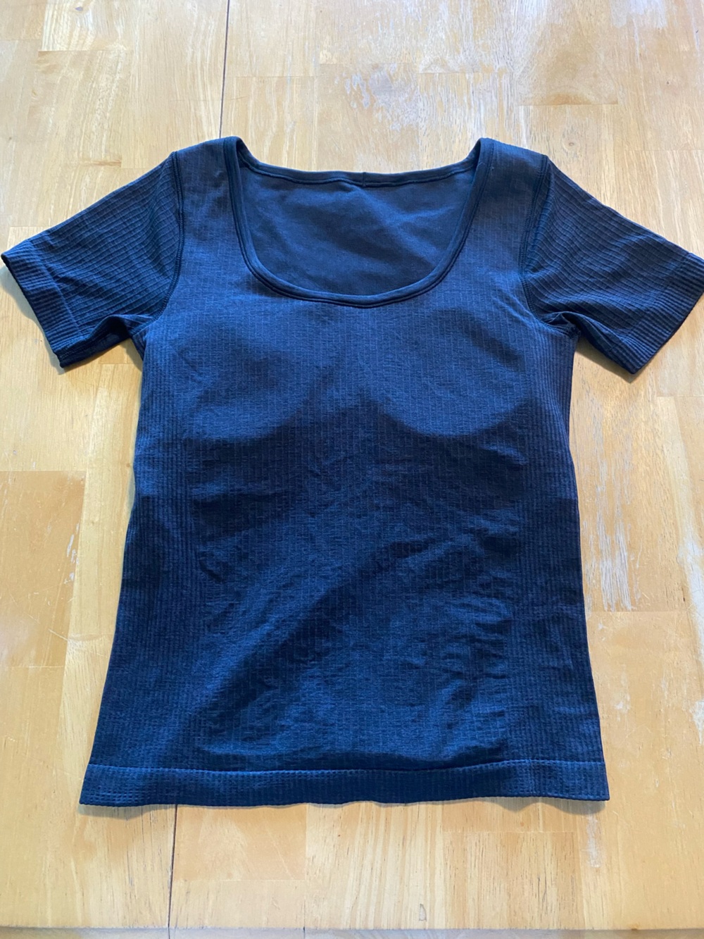 Lululemon Solid Charcoal Short Sleeve Seamless Top